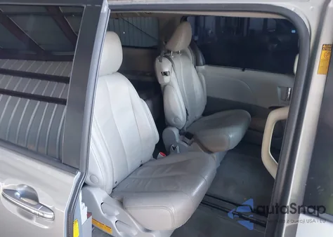 2013 Toyota Sienna Xle V6 8 Passenger from USA, damaged, VIN 5TDYK3DC1DS360089